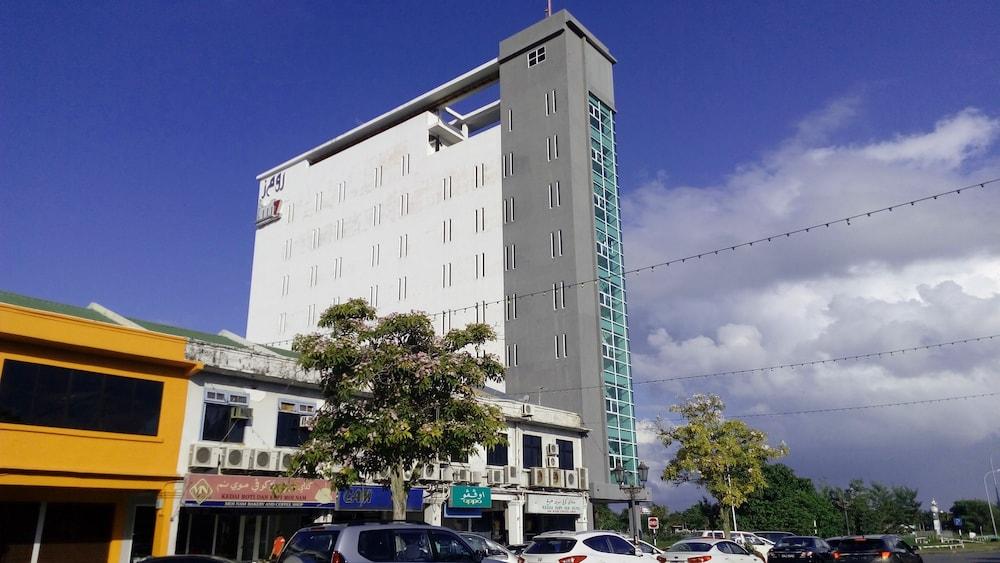 Roomz Hotel