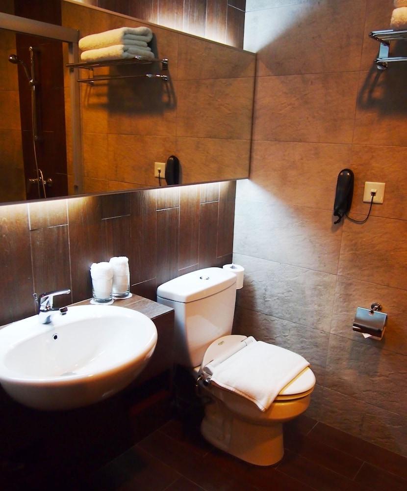 Roomz Hotel