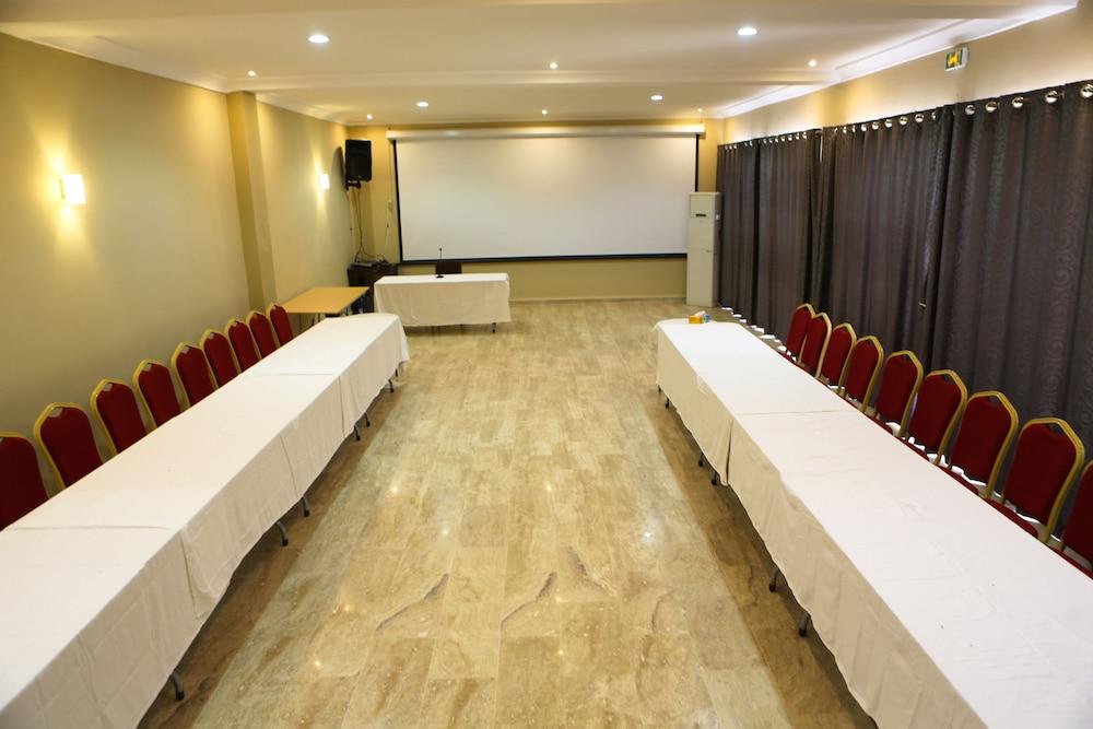 Mauri Center Hotel