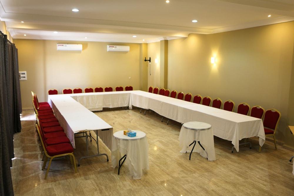 Mauri Center Hotel