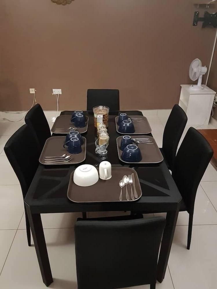 Ezzela House Bed & Breakfast