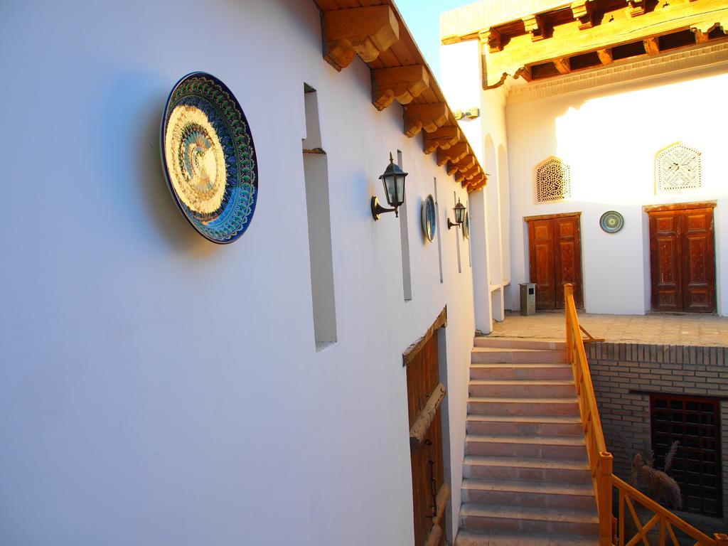 Bibi Khanym Hotel