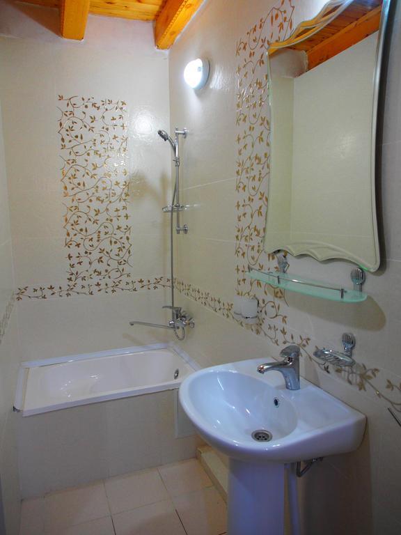 Bibi Khanym Hotel