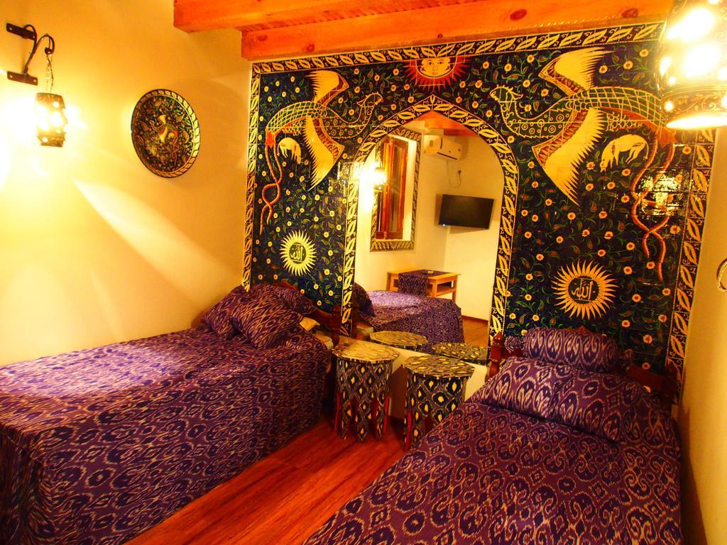 Bibi Khanym Hotel