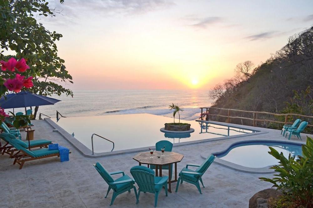 Paraiso Escondido Hotel Villas & Resort