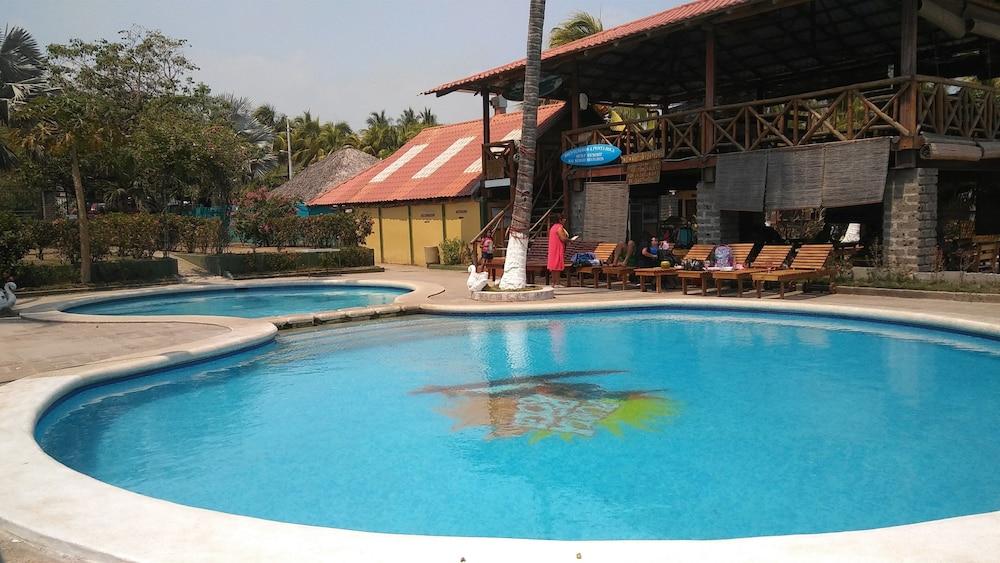Punta Roca Surf Resort