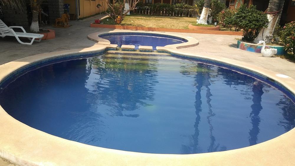 Punta Roca Surf Resort