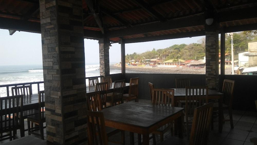 Punta Roca Surf Resort
