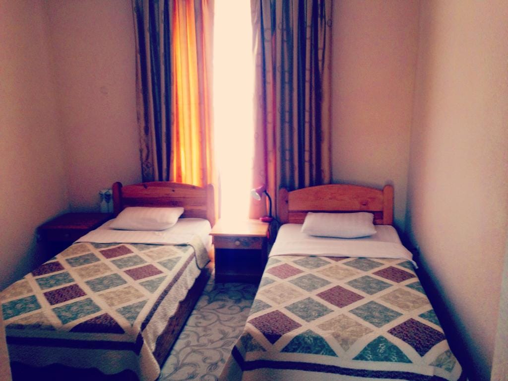 Caravan Hotel