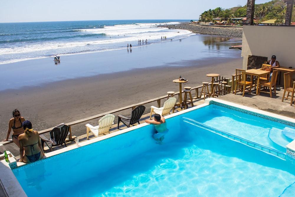 AST Surf Hotel