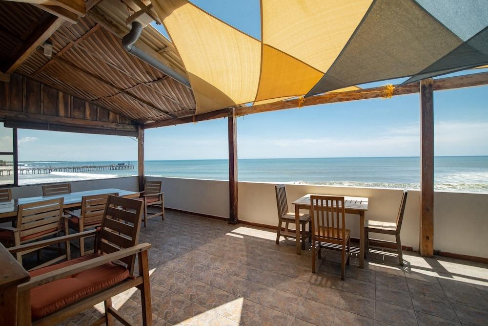 AST Surf Hotel