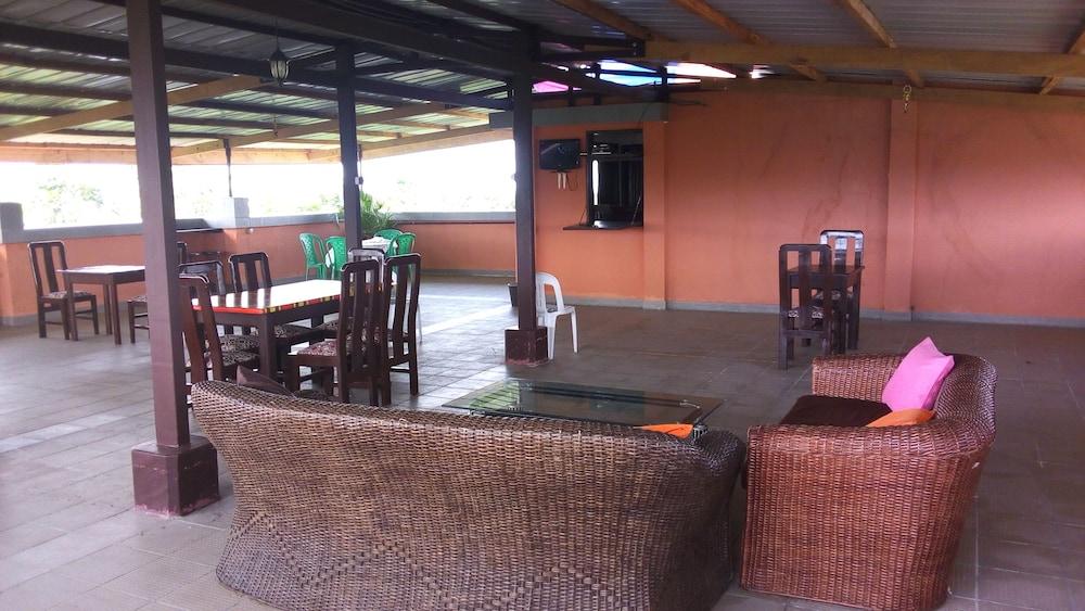 Hotel Lobe
