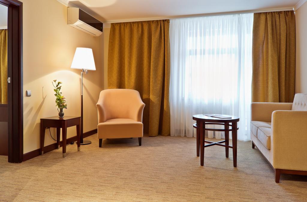 Hotel Russia