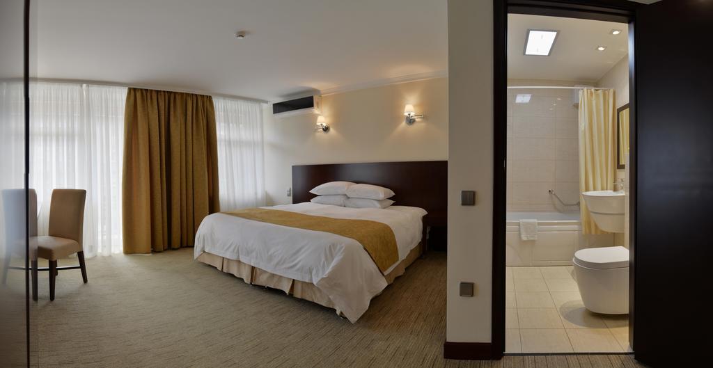 Hotel Russia