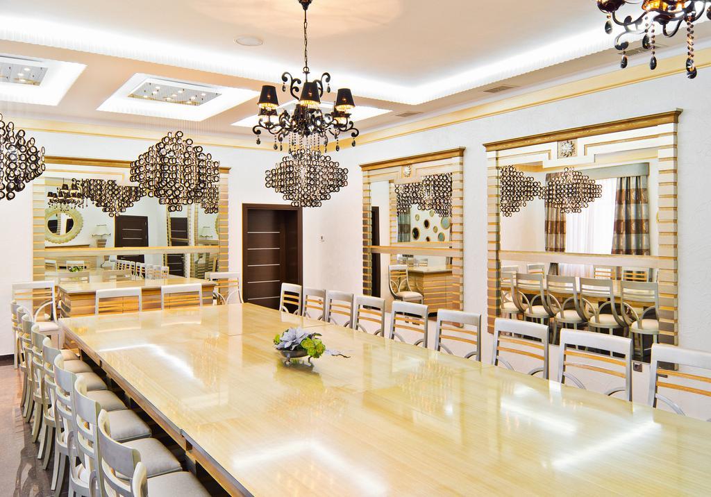 Hotel Russia