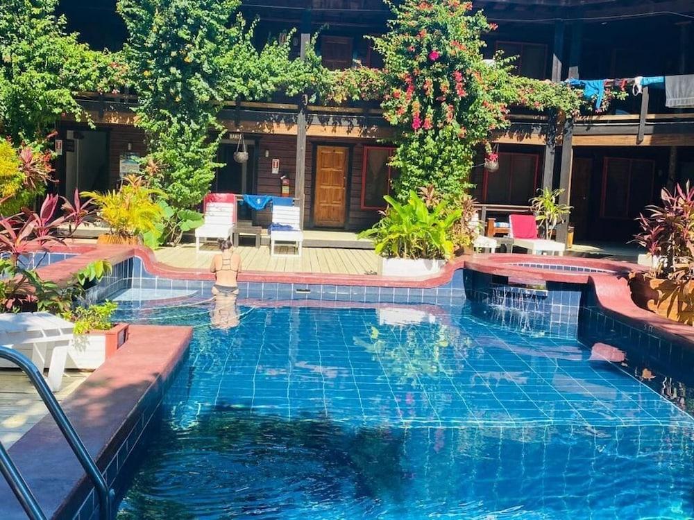 Mango Inn