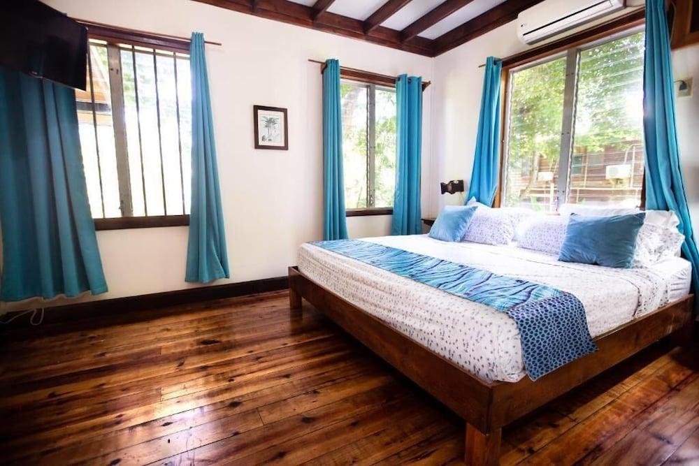 Mango Inn