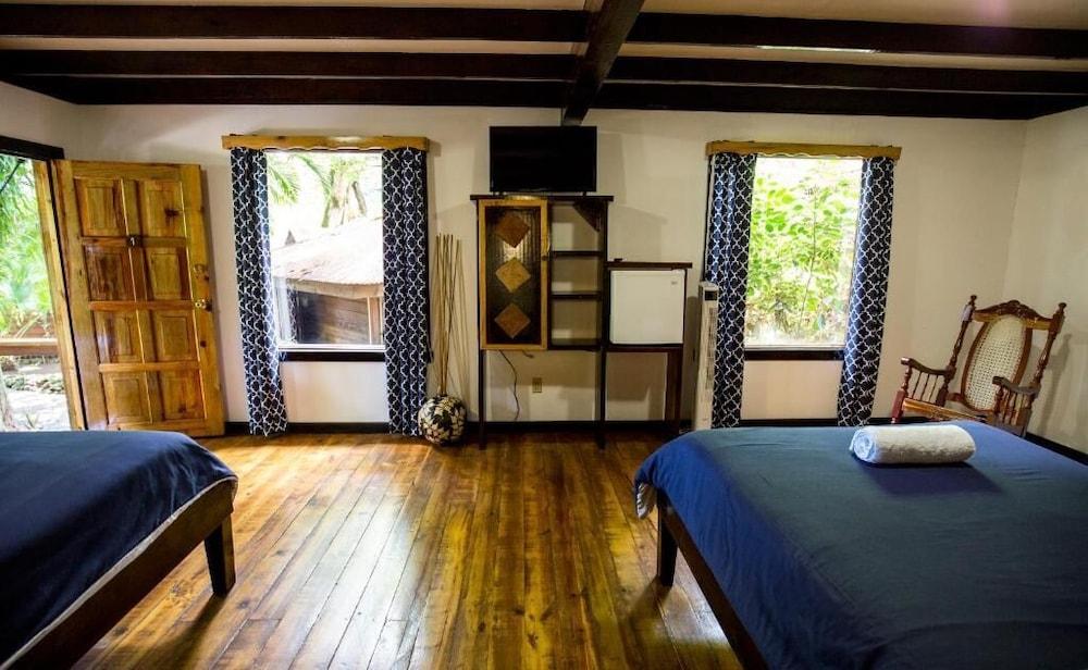 Mango Inn