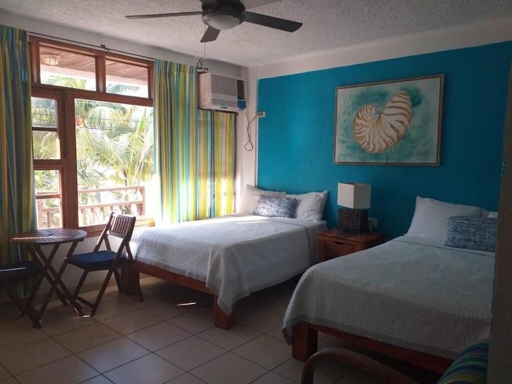 Hotel y Restaurante Cesar Mariscos