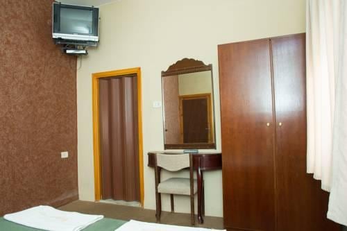 Black Iris Hotel