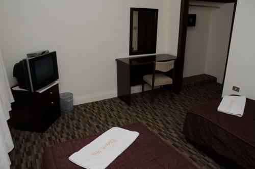 Black Iris Hotel