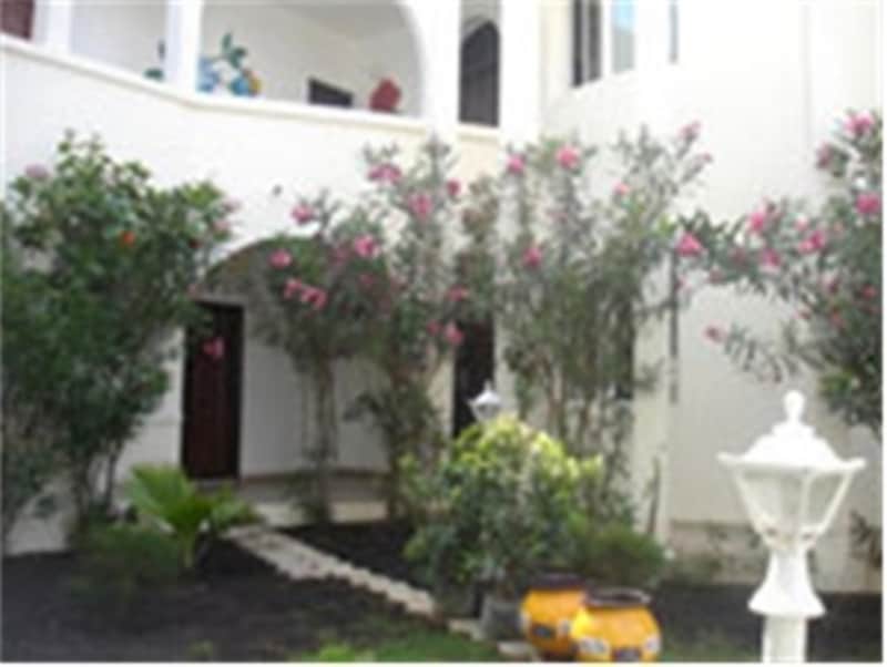 Archotel