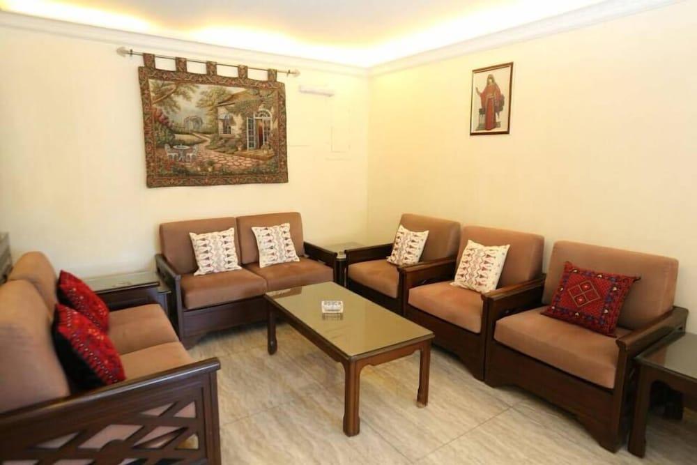 Al Zaitouna Hotel