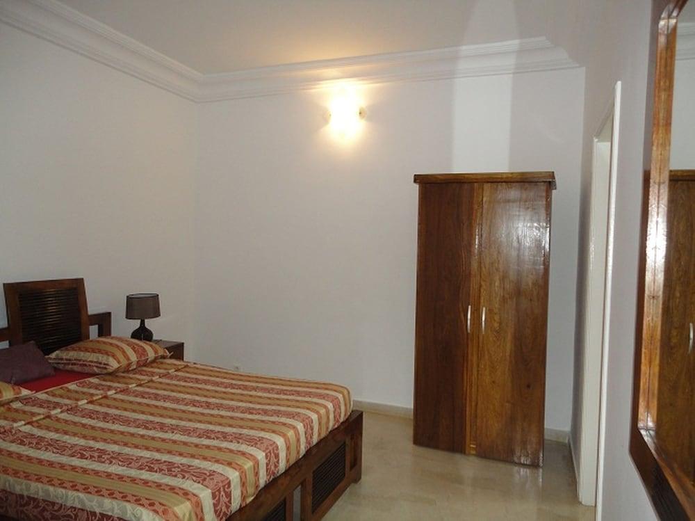 Residence Ciring House
