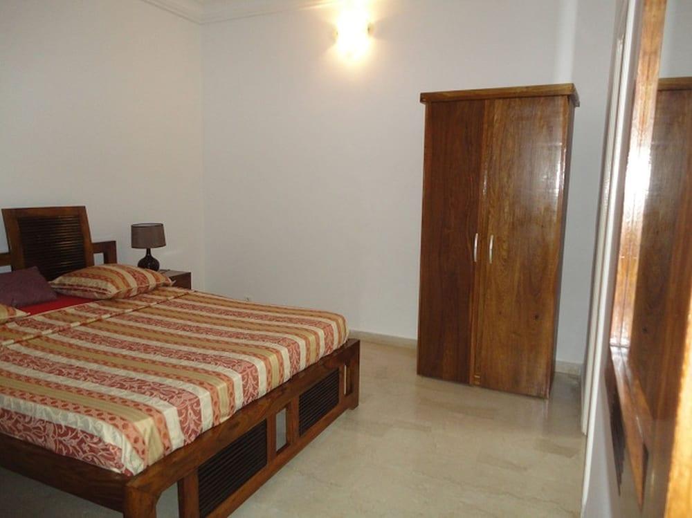Residence Ciring House