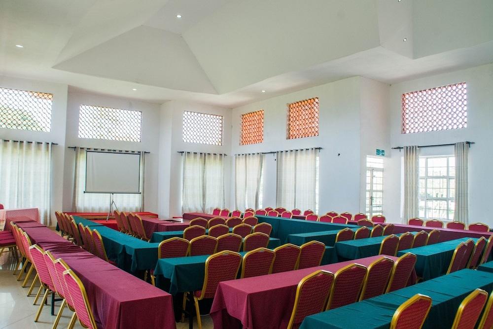 Kabalega Resort