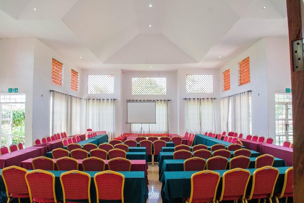 Kabalega Resort