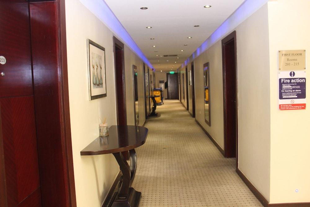 Adsuit Hotel