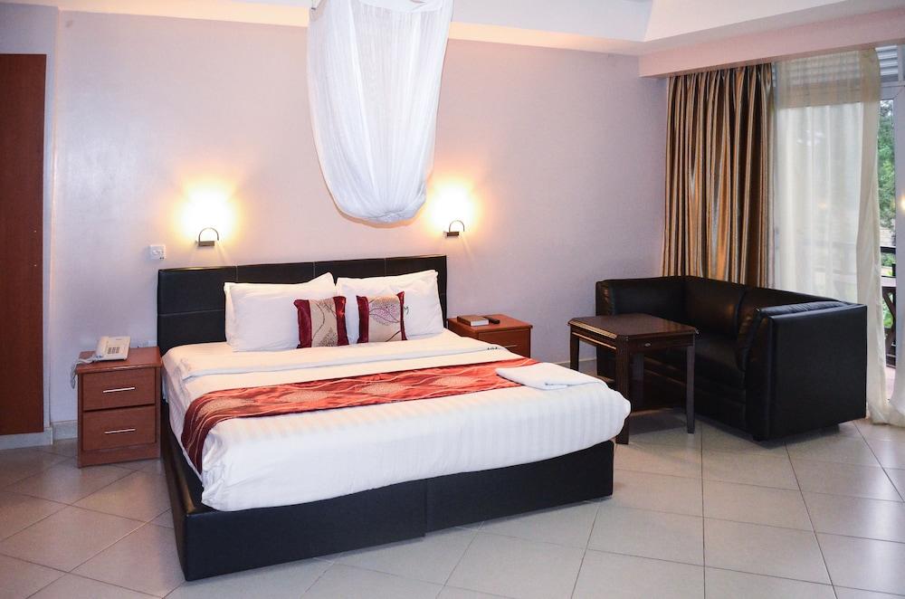 Wash & Wills Hotel