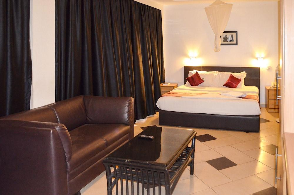 Wash & Wills Hotel