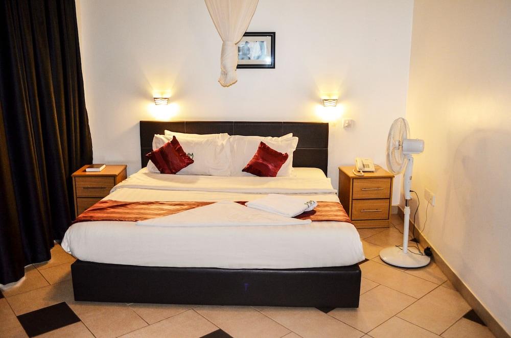 Wash & Wills Hotel