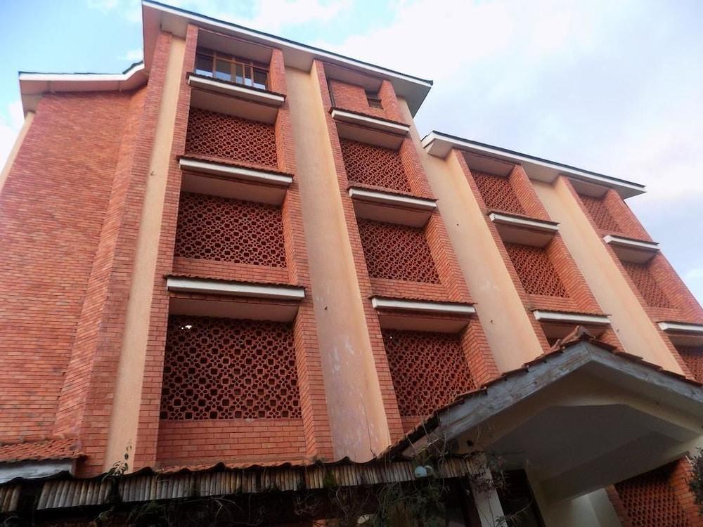 Kayegi Hotel