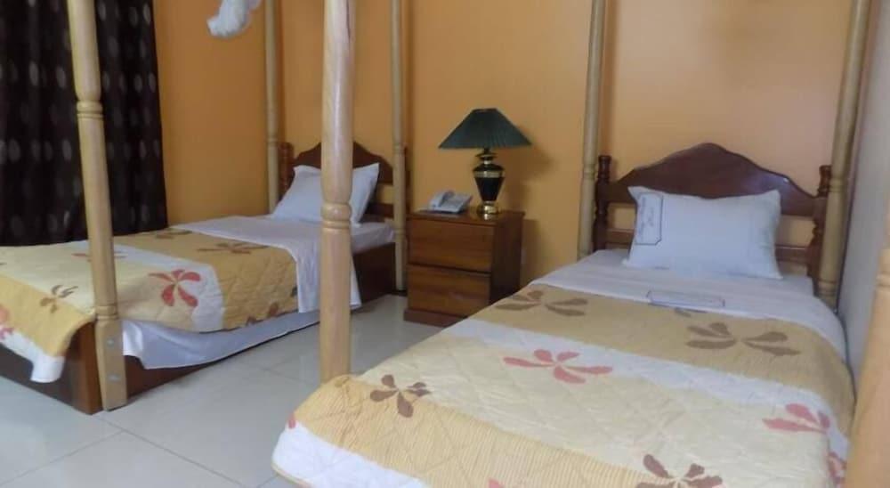 Kayegi Hotel