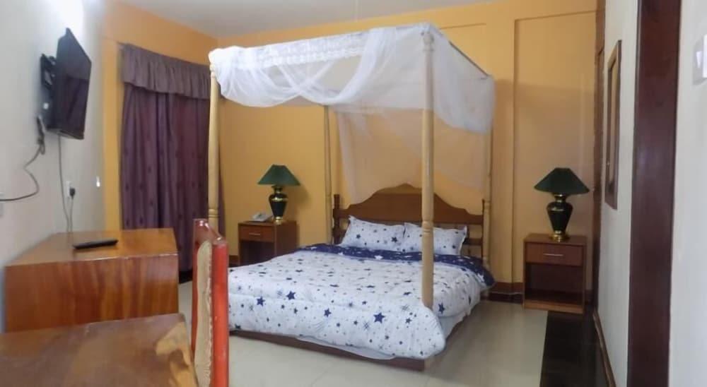Kayegi Hotel