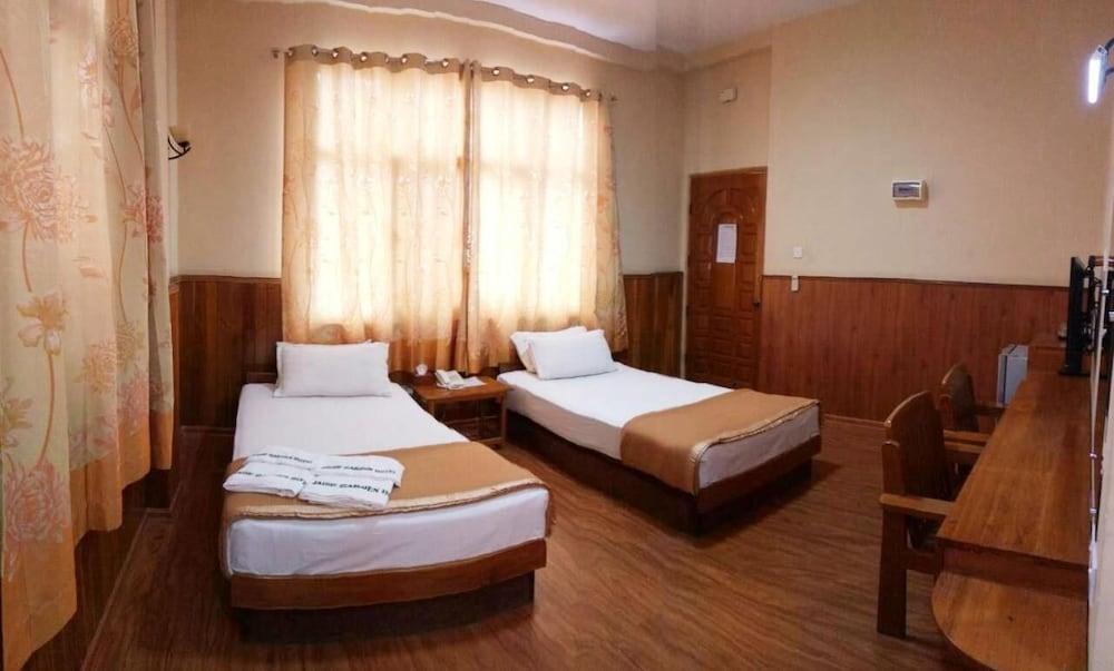 Jade Garden Hotel