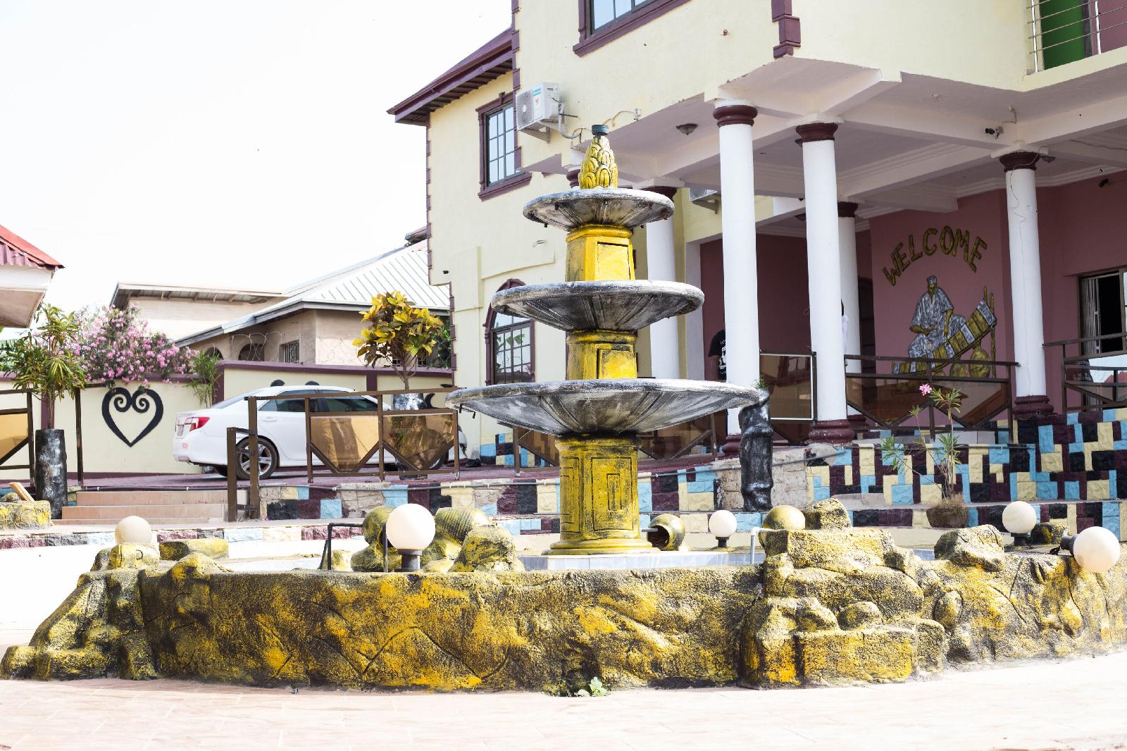 Gyason Royal Guesthouse