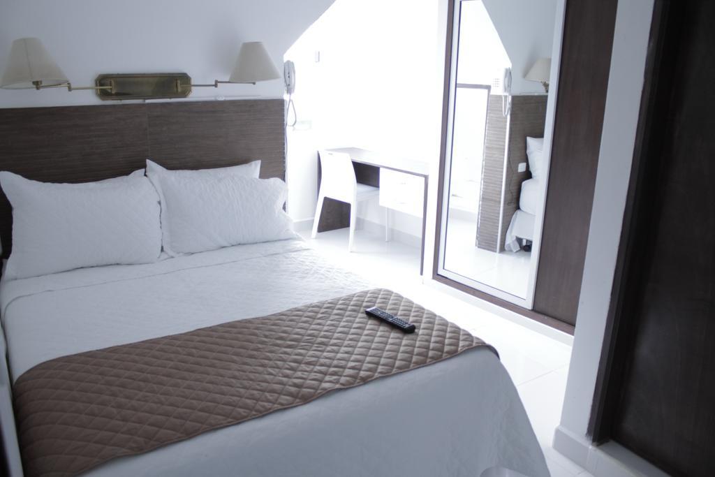 Hotel Plaza 24