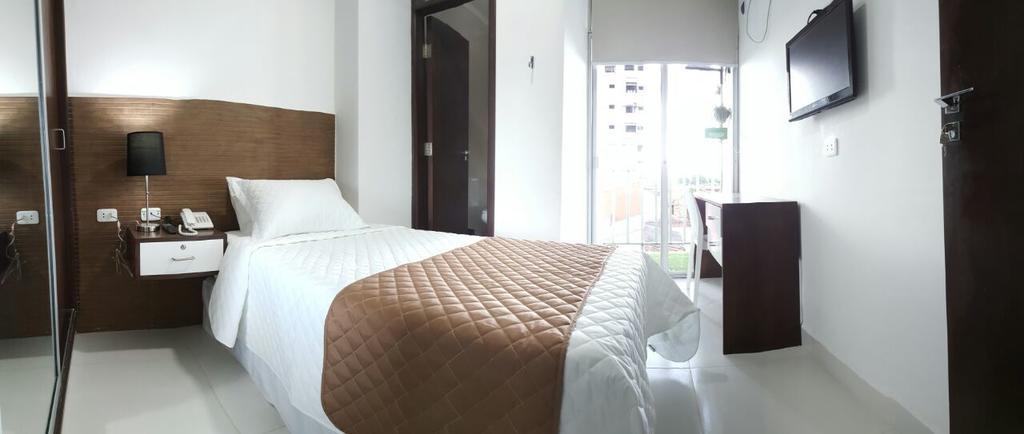 Hotel Plaza 24