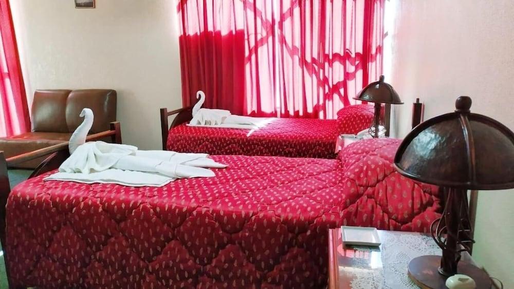 Alexander Palace Hotel