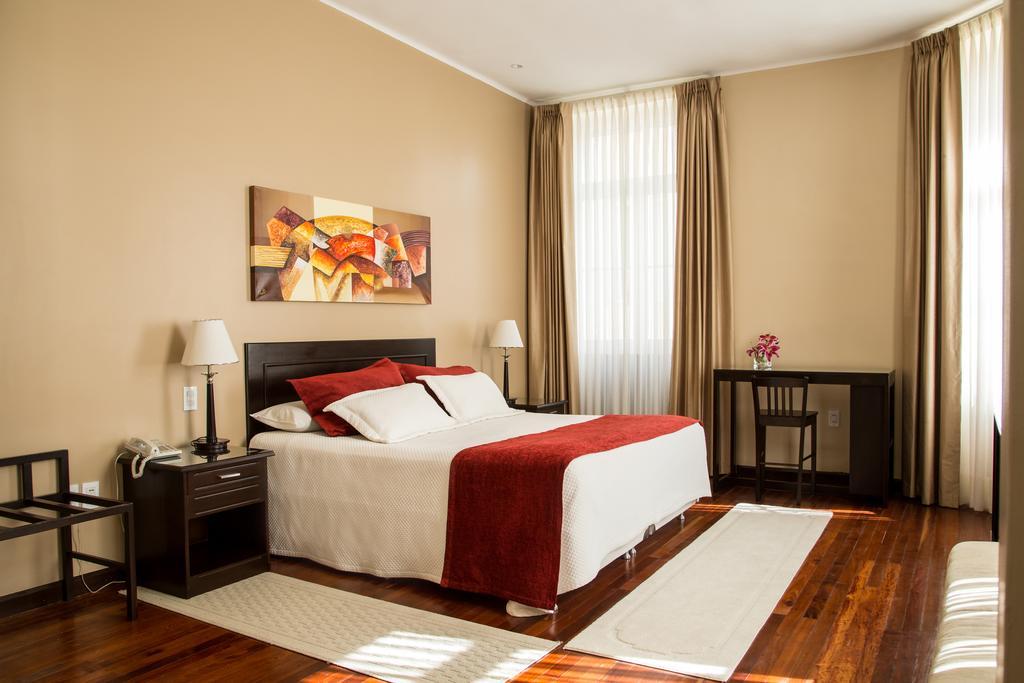 Victoria Plaza Hotel