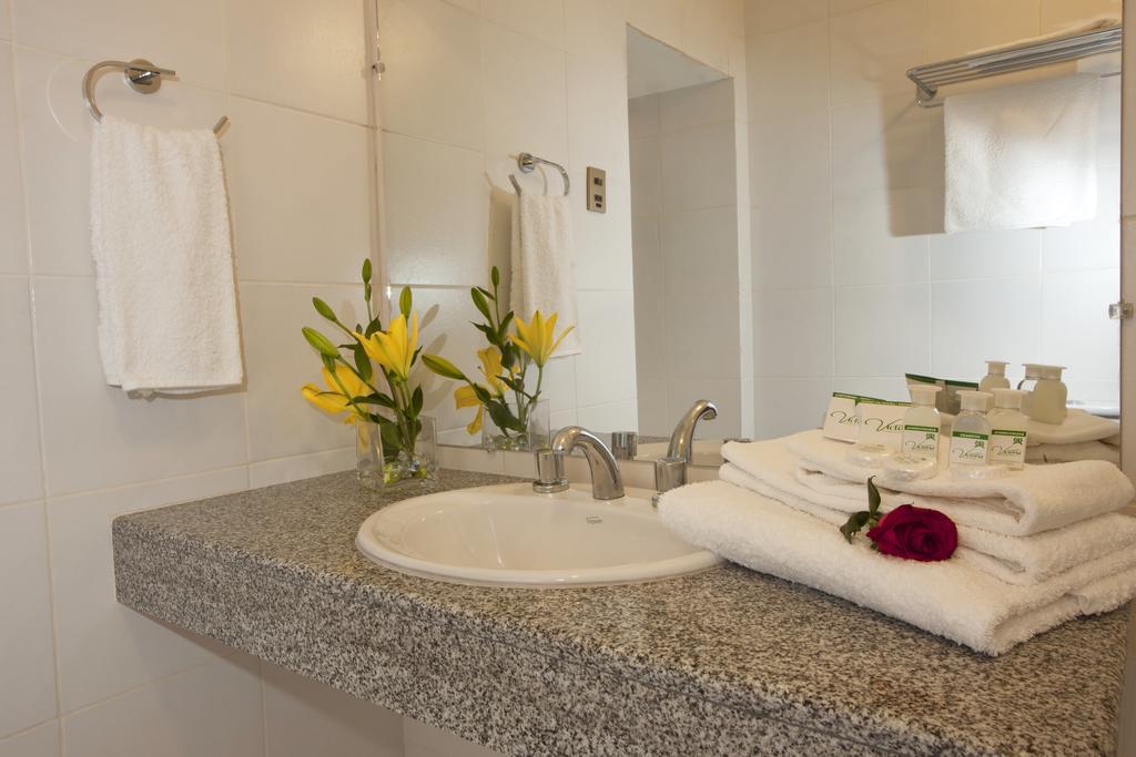 Victoria Plaza Hotel