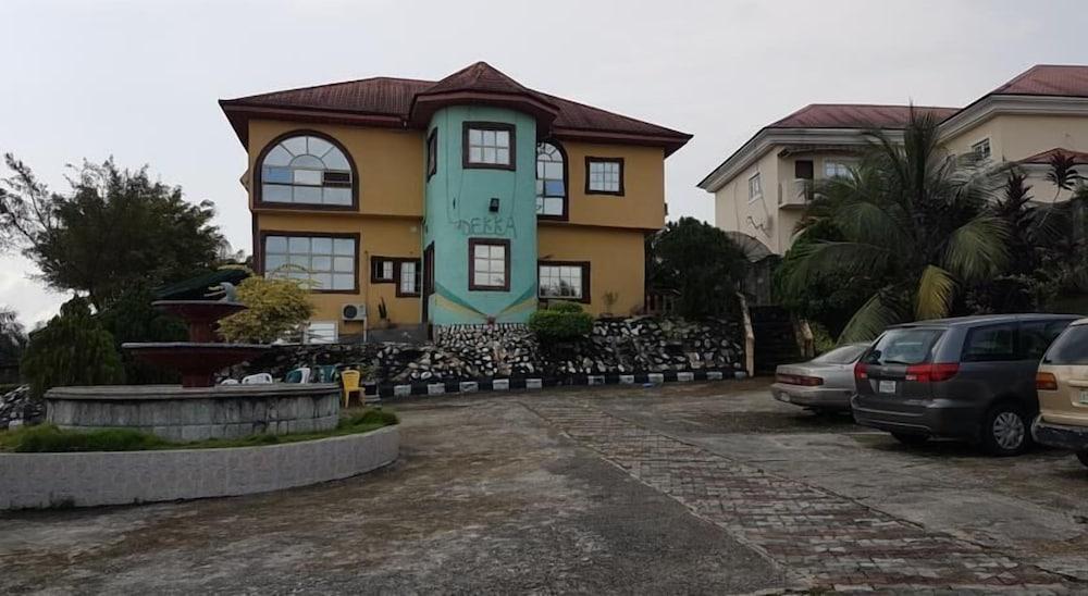 Dekka Hotel