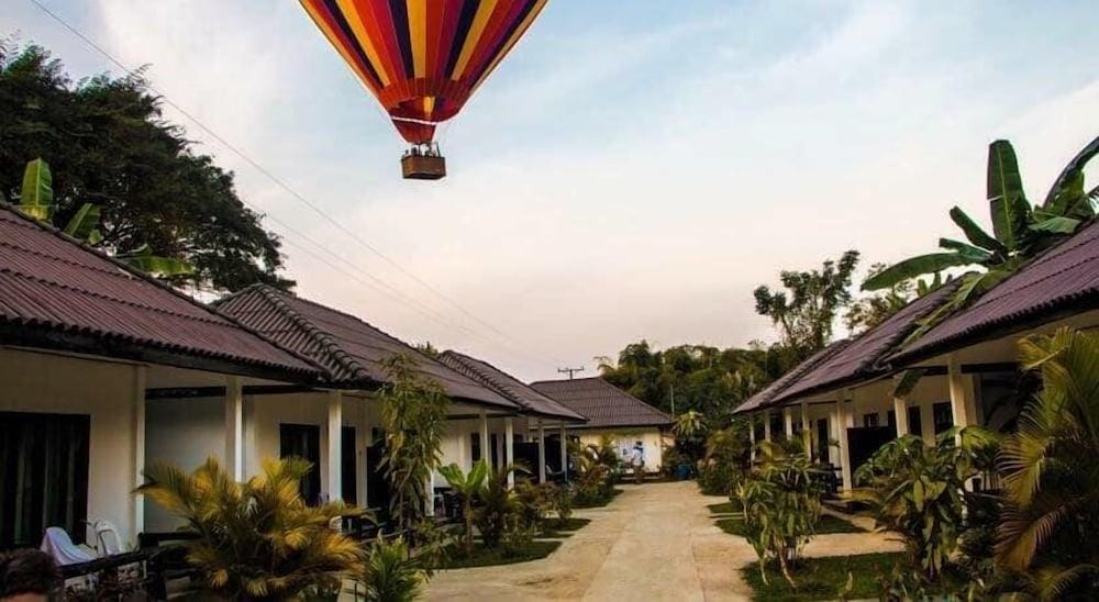 Somsiri Resort