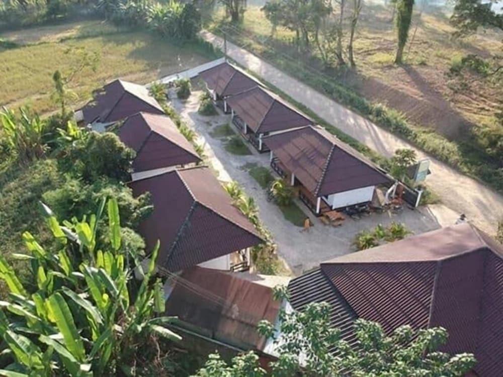 Somsiri Resort