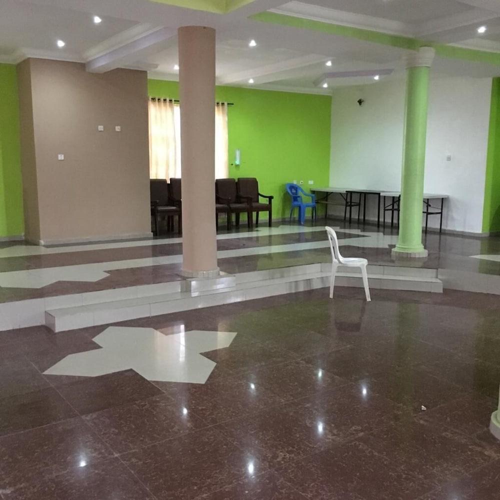 Toprate Luxury Hotel