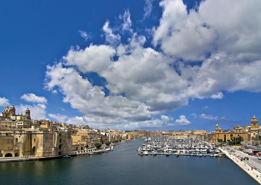 Spinola Bay Apartment